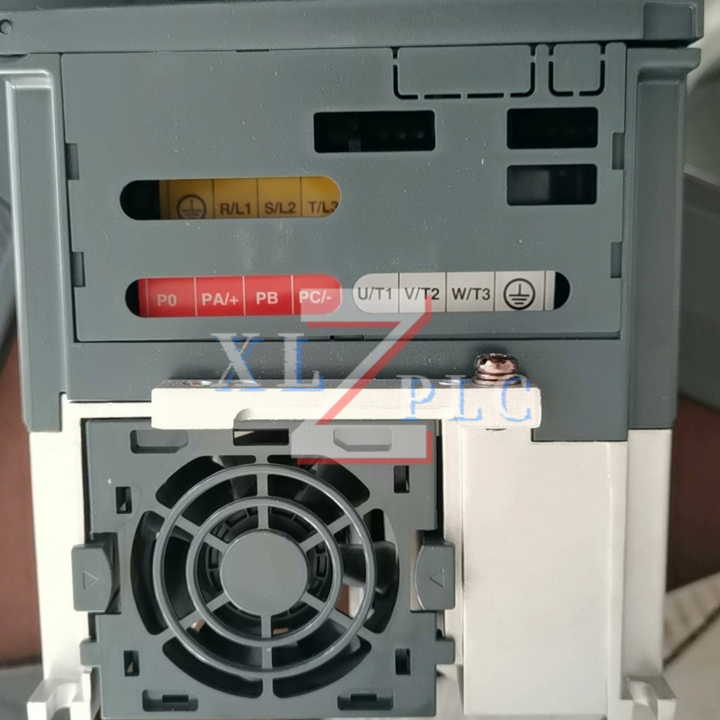 원본 ATV312HU22N4 ATV312HU40N4 주파수 변환기