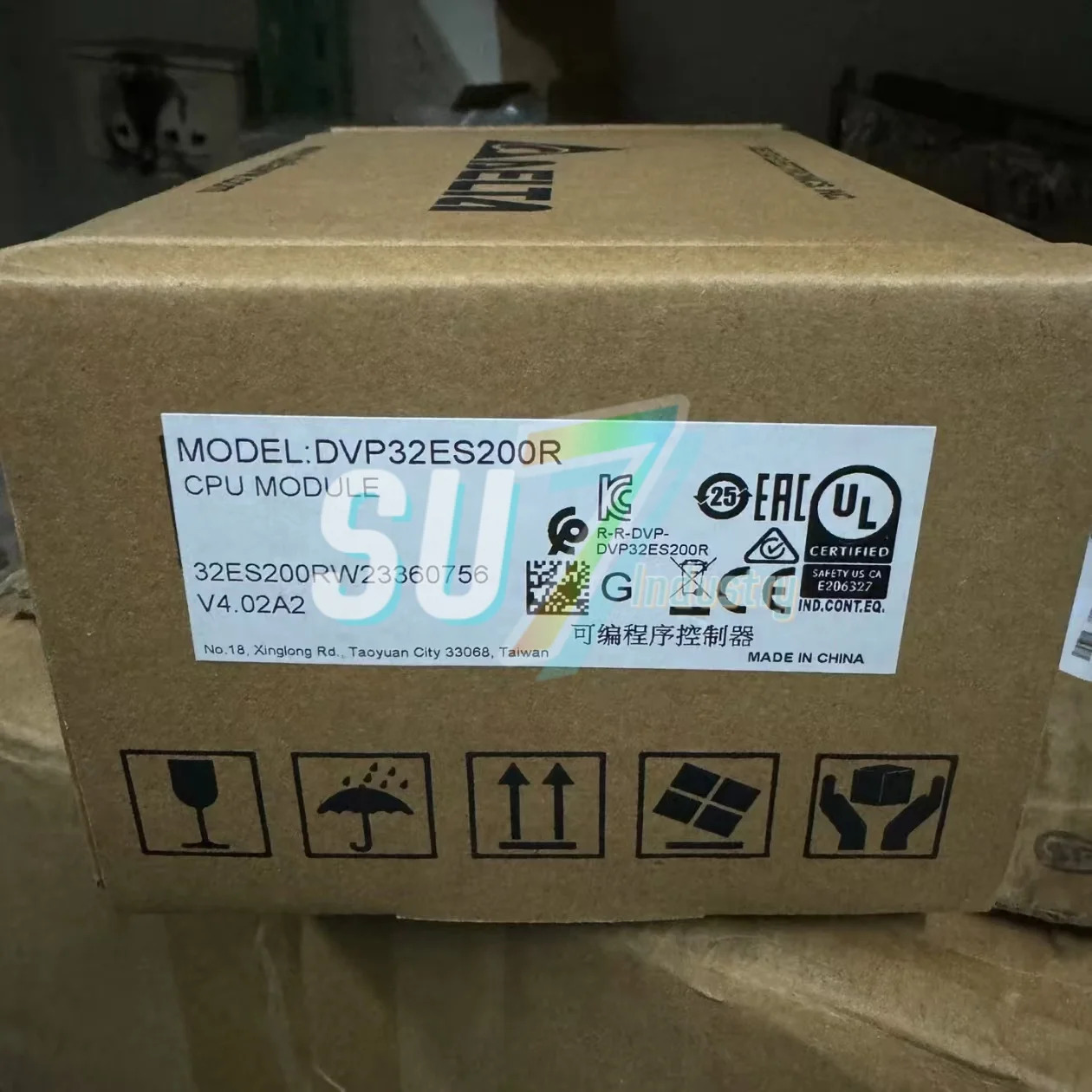 PLC 모듈 DVP32ES00R2 DVP32ES200R 신규 입고