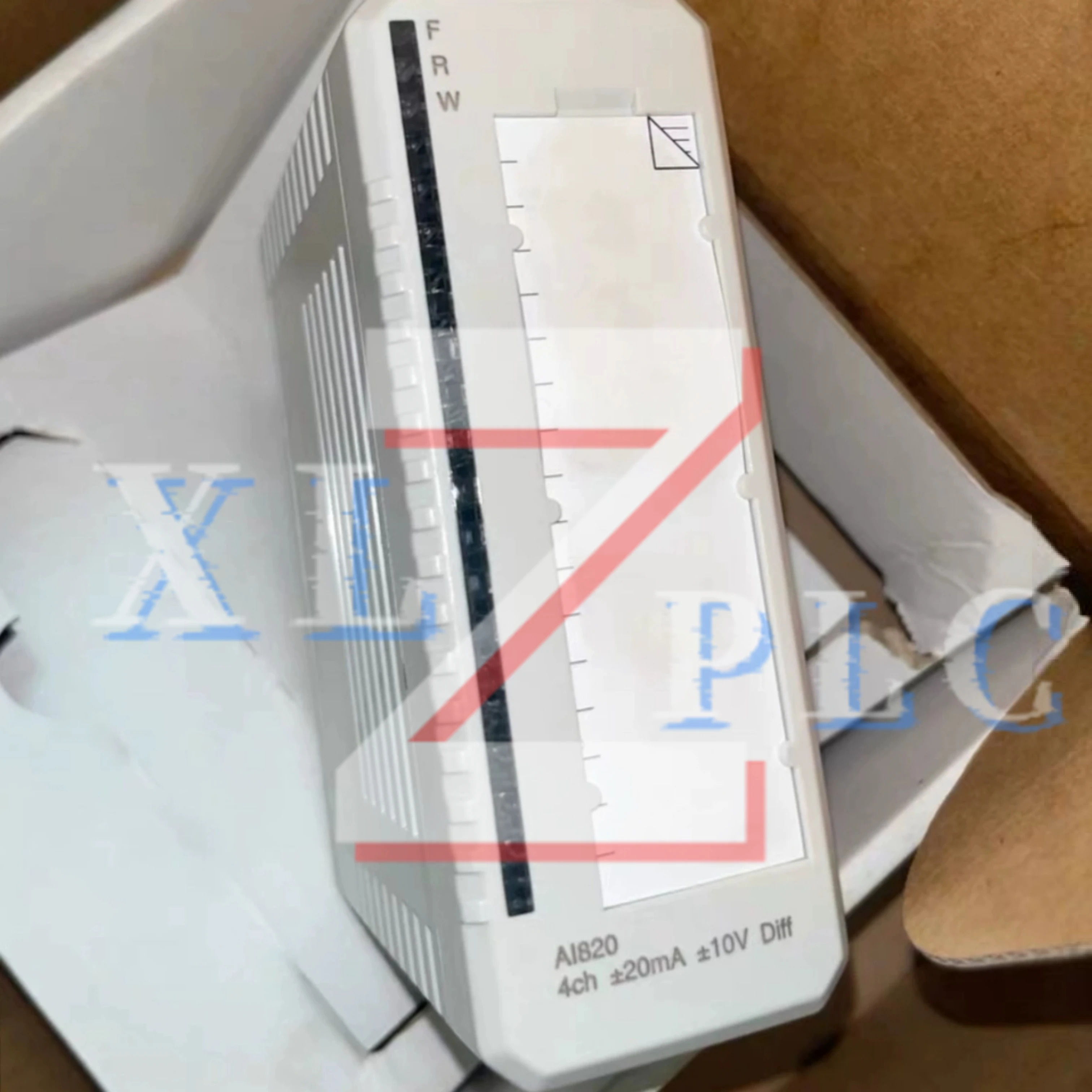PLC 모듈 AI810 3BSE008516R1 AI810-eA 3BSE008516R2 AI815 3BSE052604R1 AI820 3BSE008544R1 AI830 3BSE00