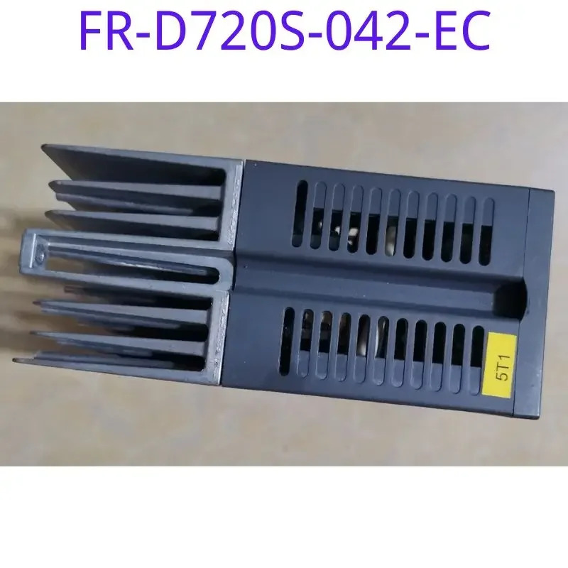 리퍼된 주파수 변환기 FR-D720S-042-EC 220v 0.75kw 기능 리퍼가 그대로 유지