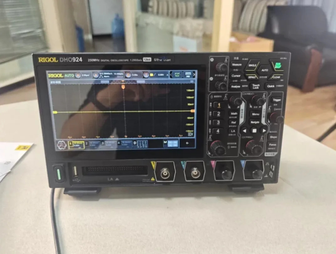 1개 RIGOL 디지털 오실로스코프 DHO924 250MHz 주파수 대역 xSY