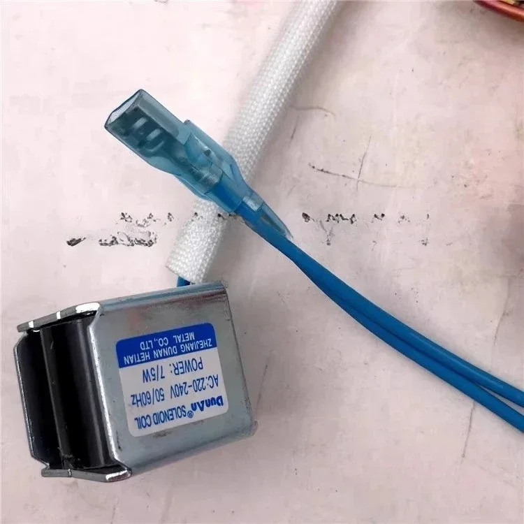 전자기 4방향 반전 밸브 DSF-4-R410A 코일 220V 1.5p가