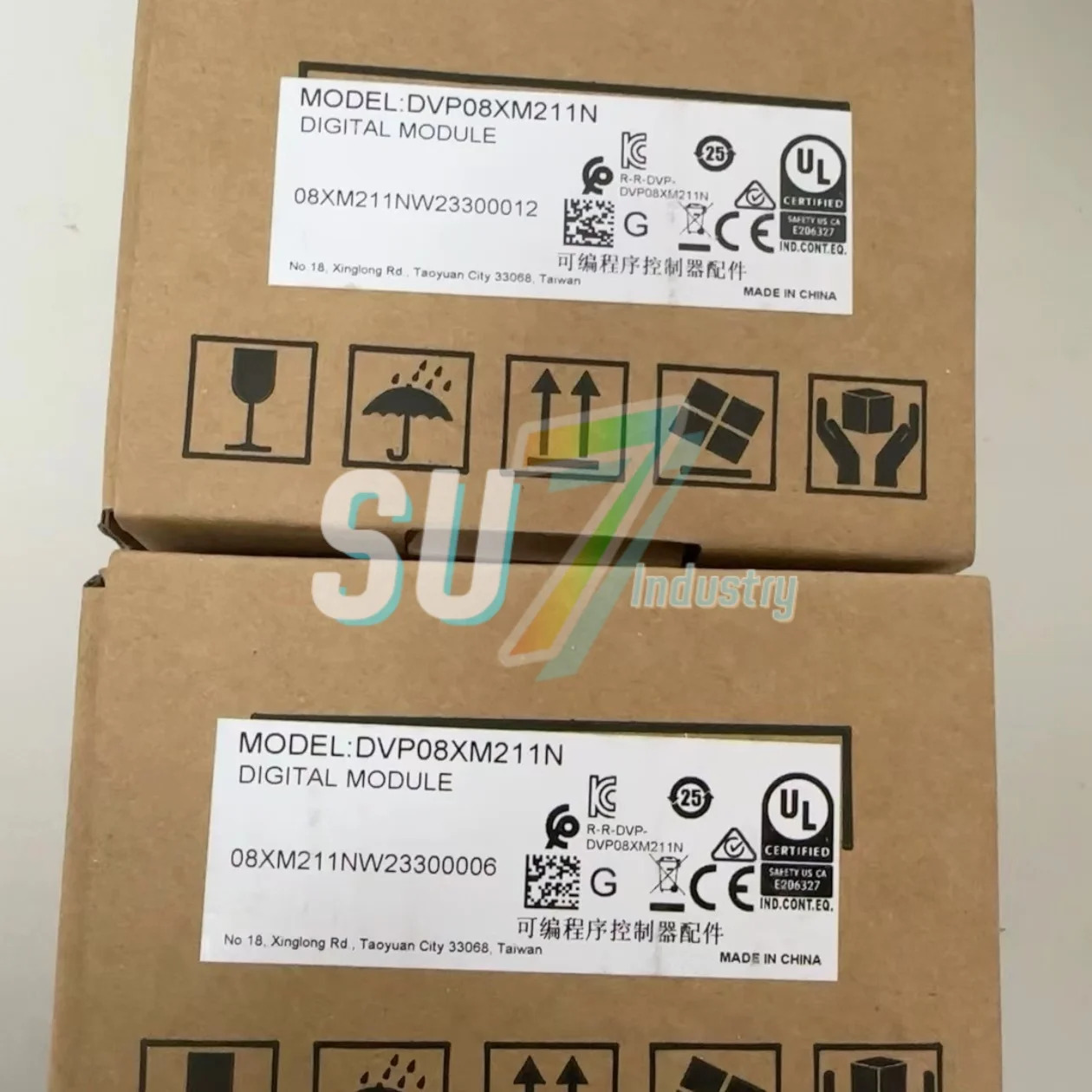 DVP08XM211N DVP08XN211R PLC 모듈 새