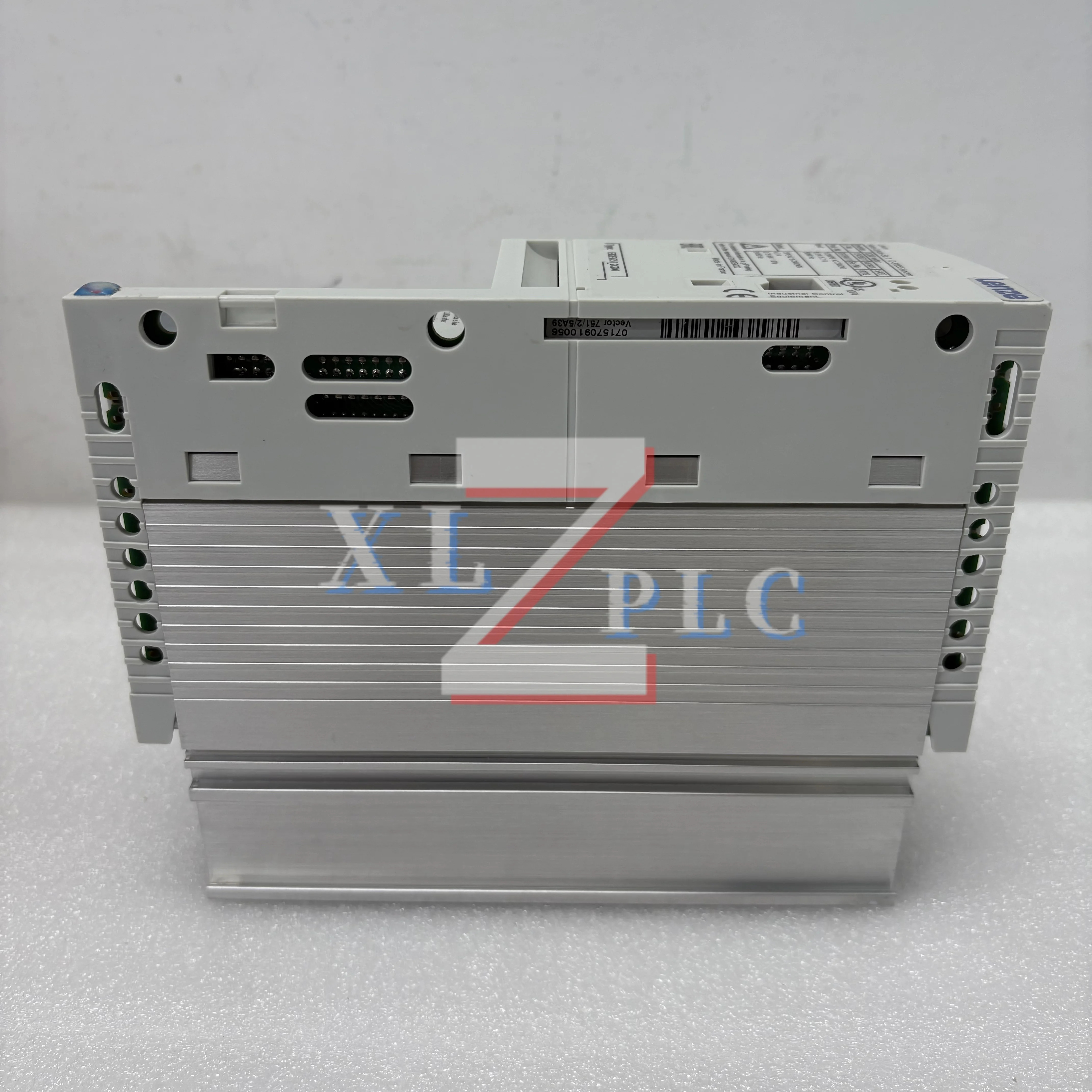 서보 드라이버 내 새 E82EV751K2C E82EV751K2C200 E82EV751K4C040 E82EV751K4B040 E82EV751K4C
