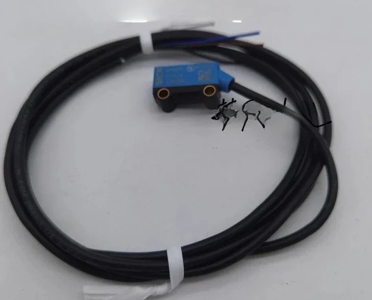 배경 억제광 광전센서 B2S-N1451/N1331/N1311