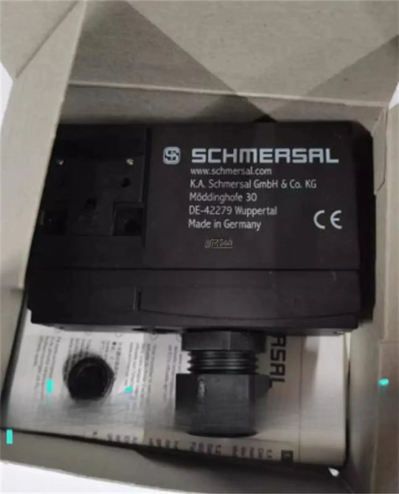 새 SCHMERSAL 안전 도어 잠금 스위치 AZM170-02ZRKA