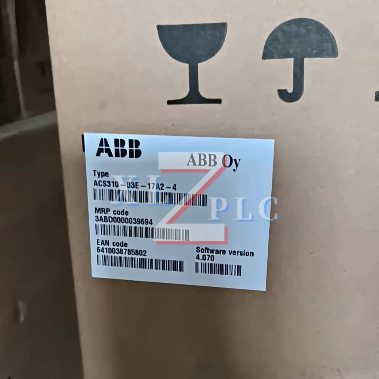 ACS310-03E-13A8-4 ACS310-03E-17A2-4 주파수 변환기 신규 입고