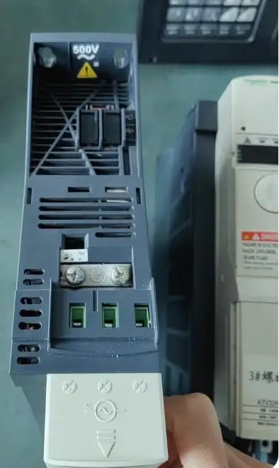 사리퍼 ATV32HU40N4 4KW 380V