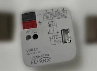 건식 접촉 모듈 US/U 2.2 KNX 출력 입력 인터페이스 신