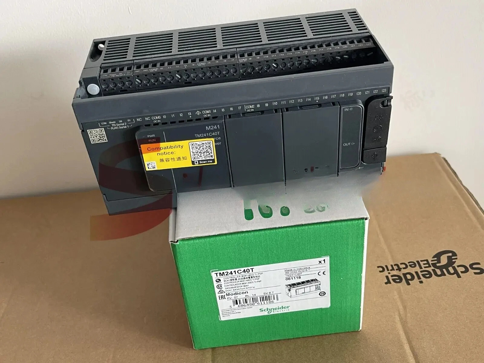 TM241C40T PLC 프로그래밍 컨트롤러는 속도를 제공
