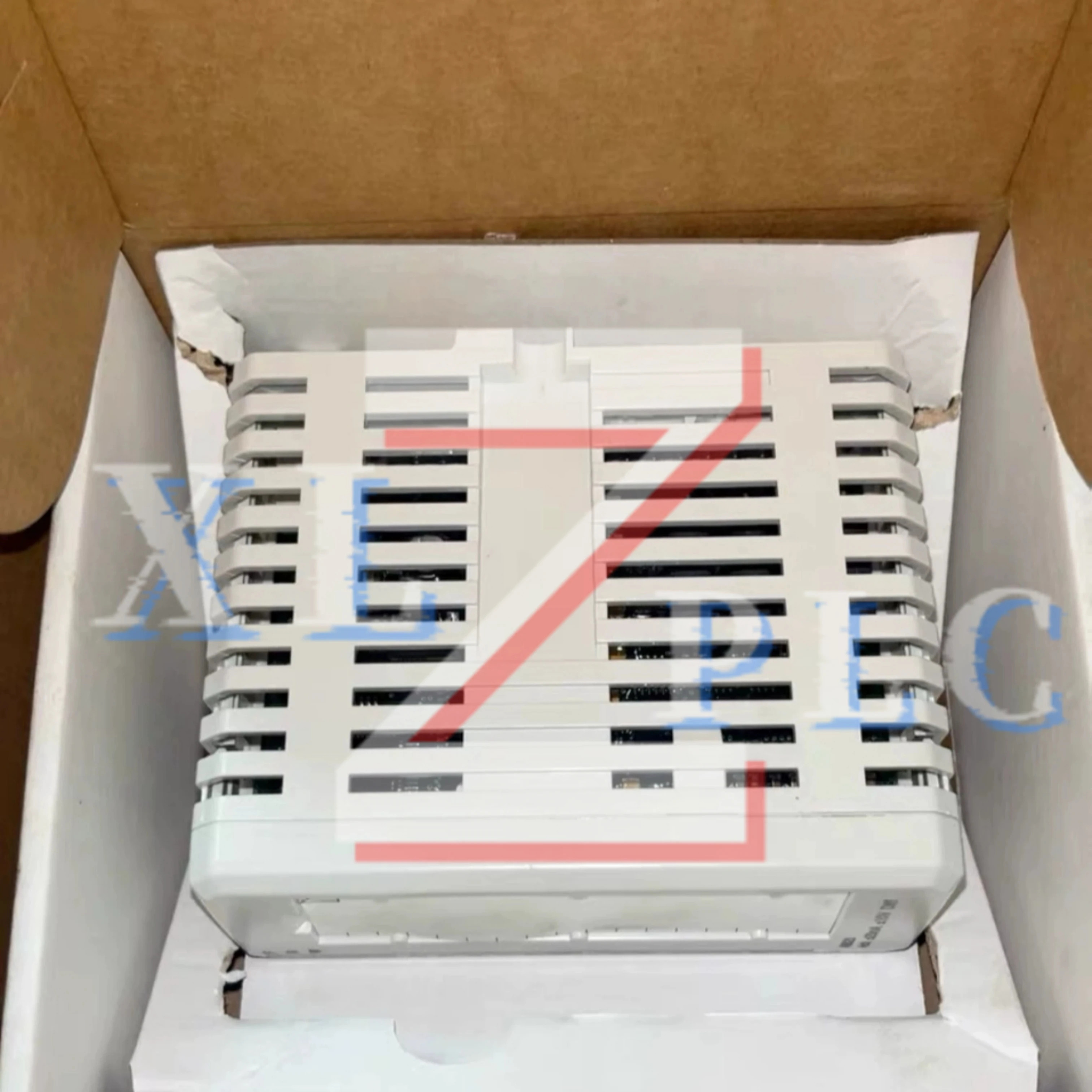 PLC 모듈 AI810 3BSE008516R1 AI810-eA 3BSE008516R2 AI815 3BSE052604R1 AI820 3BSE008544R1 AI830 3BSE00