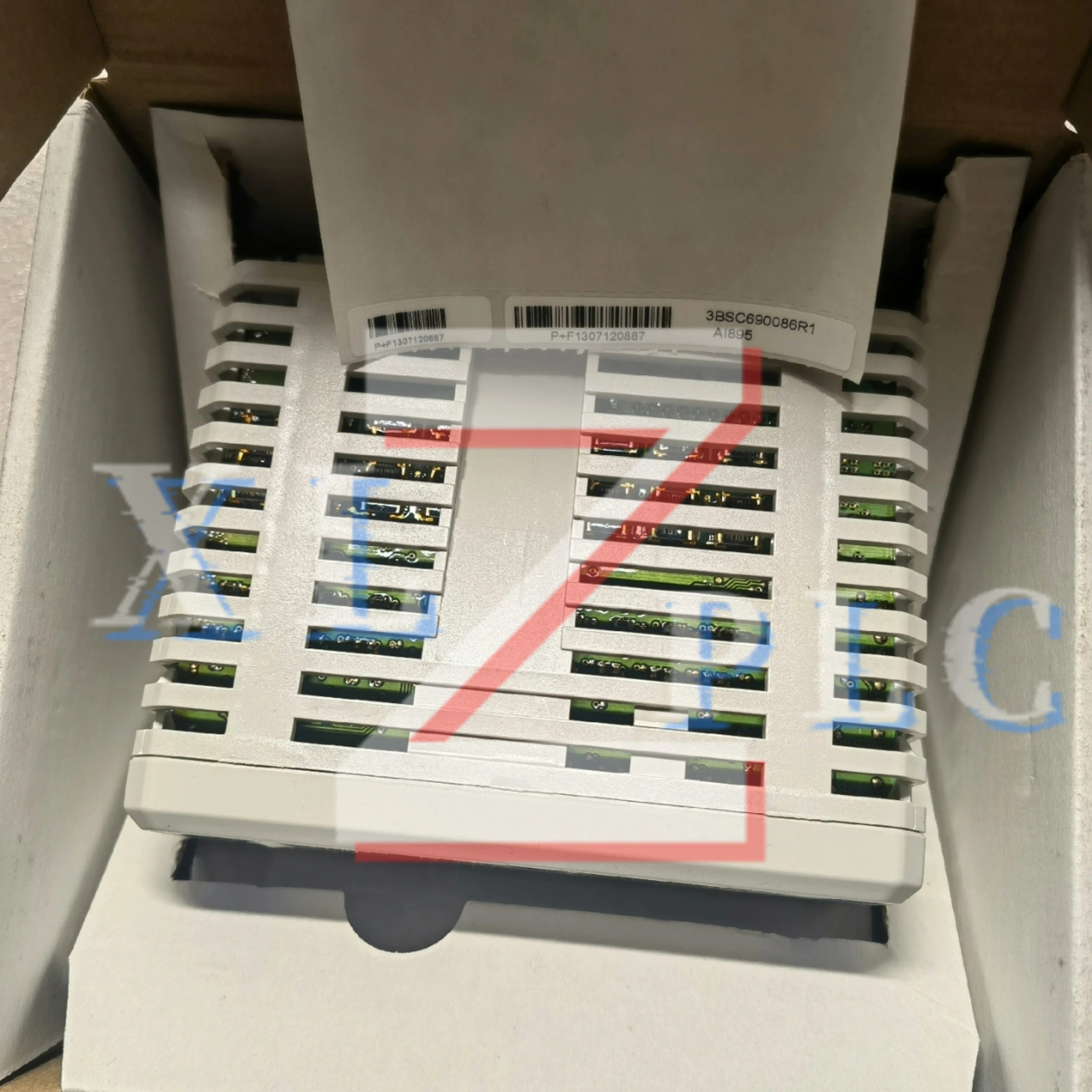 오리지널 PLC 모듈 AI835A 3BSE051306R1 AI843 3BSE028925R1 AI845 3BSE023675R1 AI880A 3BSE039293R1 AI895 3B