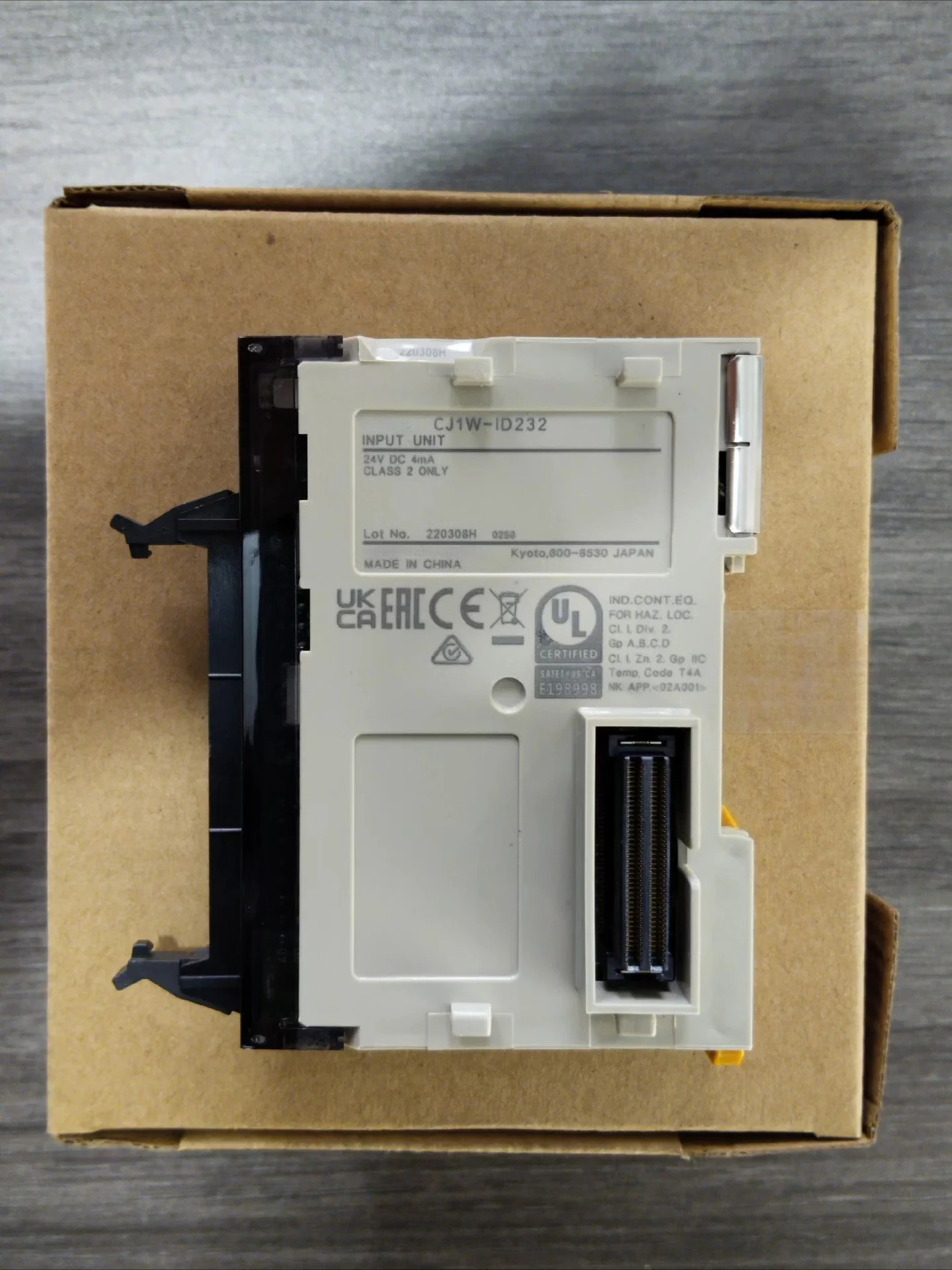 OMRON 입력 장치CJ1W-ID232 CJ1W-ID232 프로그래밍 컨트롤러 모듈