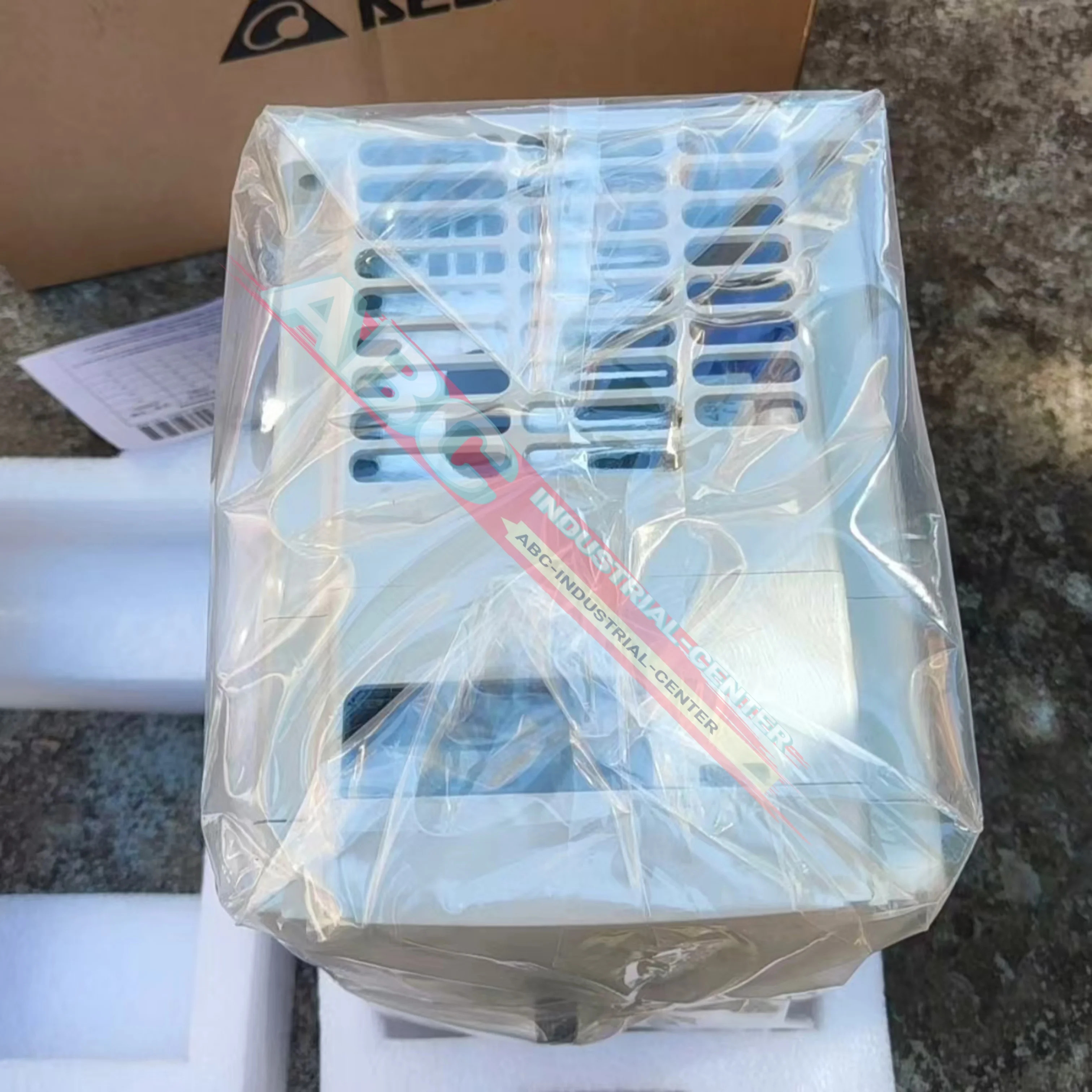 VFD037M43A 새 주파수 변환기