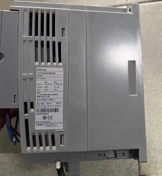 리퍼 기계 ATV310HU5.5N4A