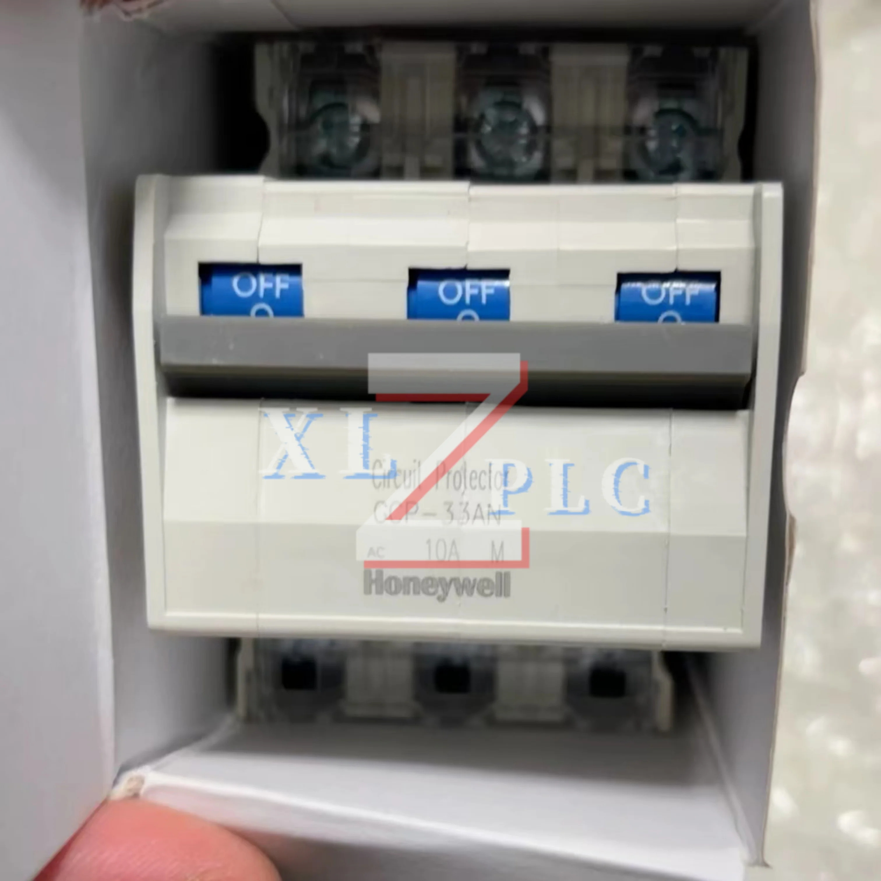 들어 새 GCP-33AN 10A 회로차단기