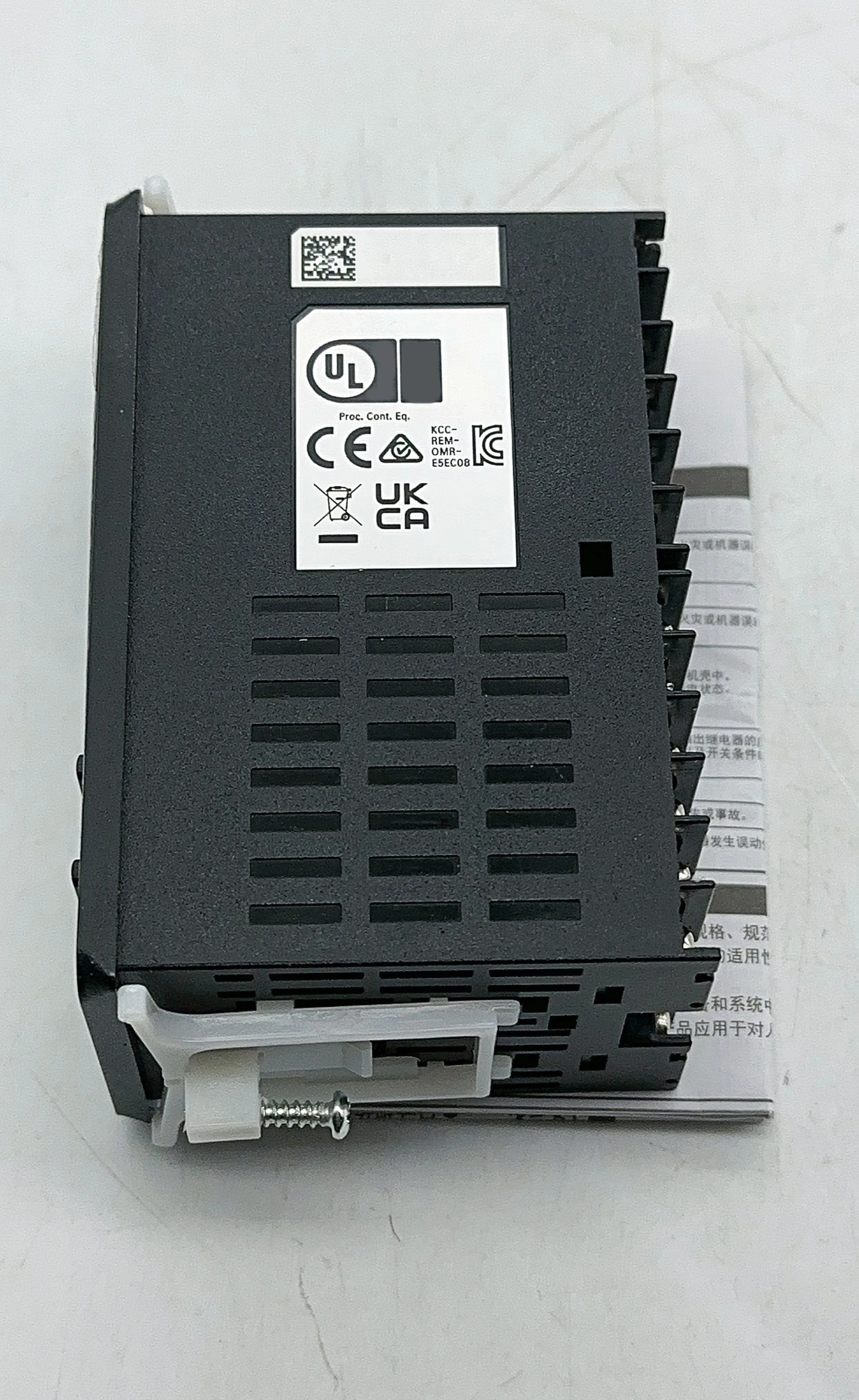 P8170-2111102R 온도 조절기 새 이며 가 있습니다.