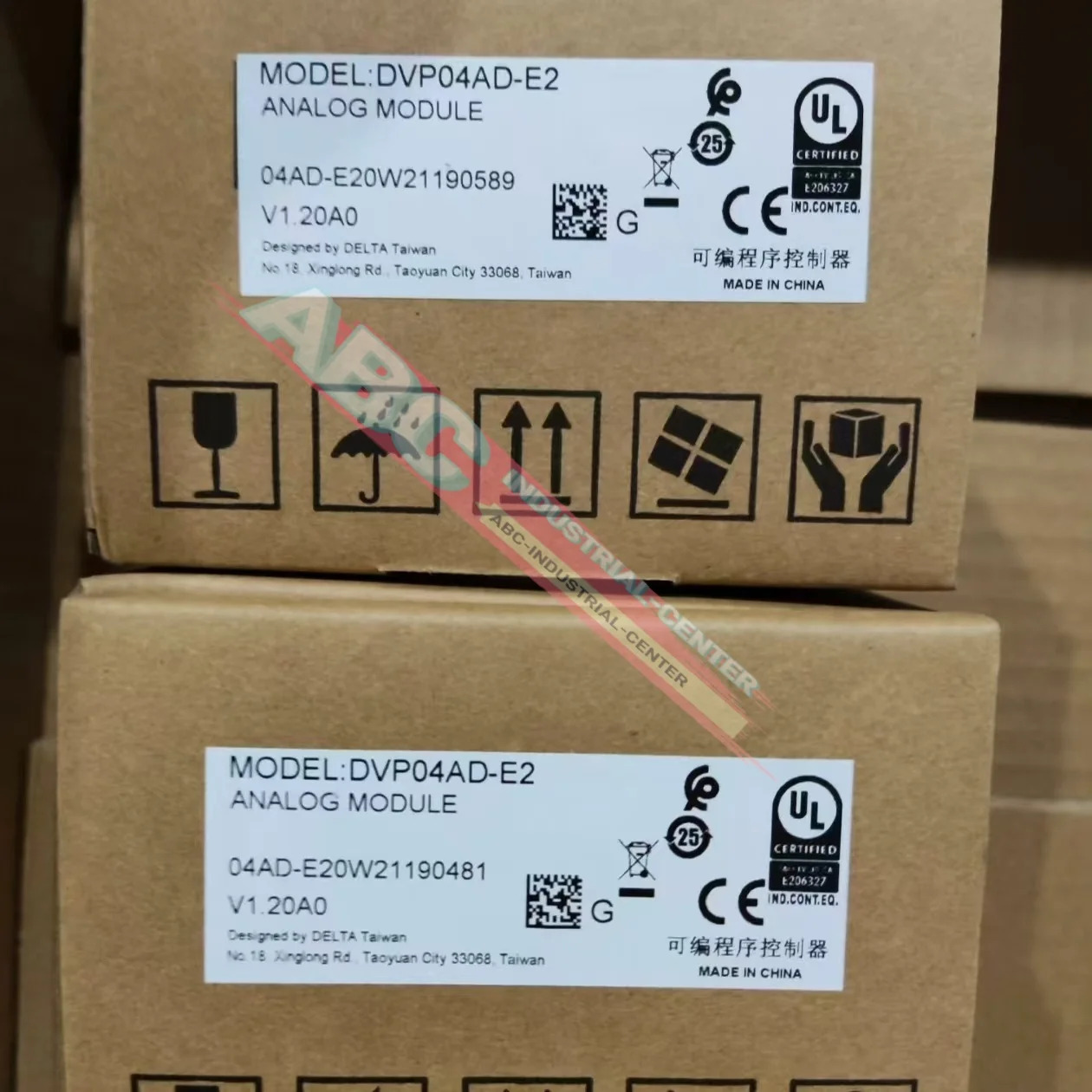 오리지널 DVP02DA-E2 DVP04AD-E2 PLC 모듈