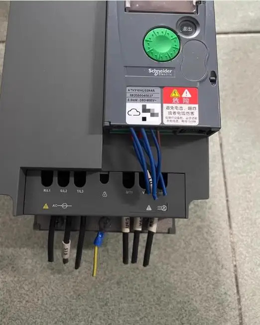 리퍼 기계 ATV310HU5.5N4A