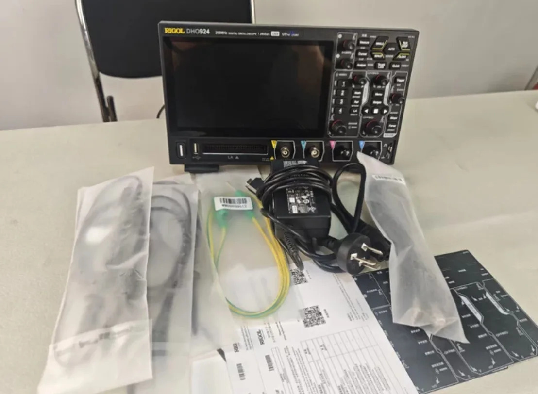 1개 RIGOL 디지털 오실로스코프 DHO924 250MHz 주파수 대역 xSY