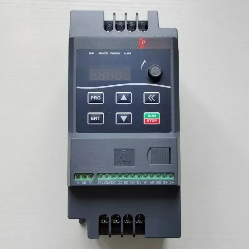 SAJ 3 크리스탈 주파수 변환기 VM600G-4T004 3상 380V 모터 속도조절기 2SR75 1R5 220 단상