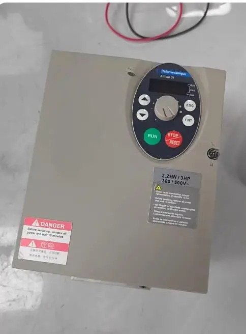 인버터 2.2KW ATV31HU22N4A 리퍼 분해