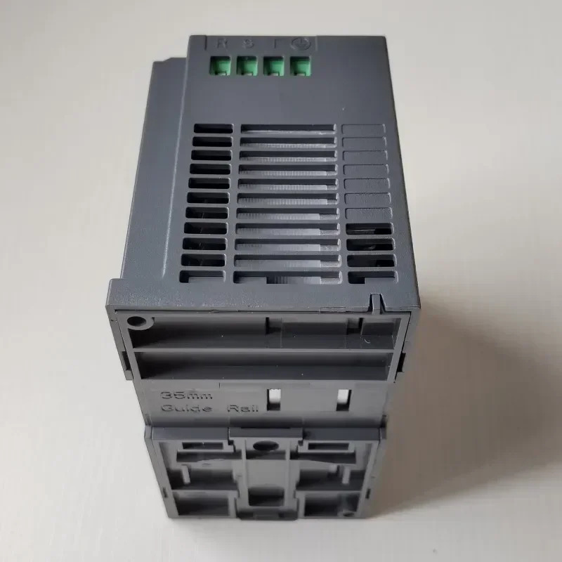 SAJ 3 크리스탈 주파수 변환기 VM600G-4T004 3상 380V 모터 속도조절기 2SR75 1R5 220 단상