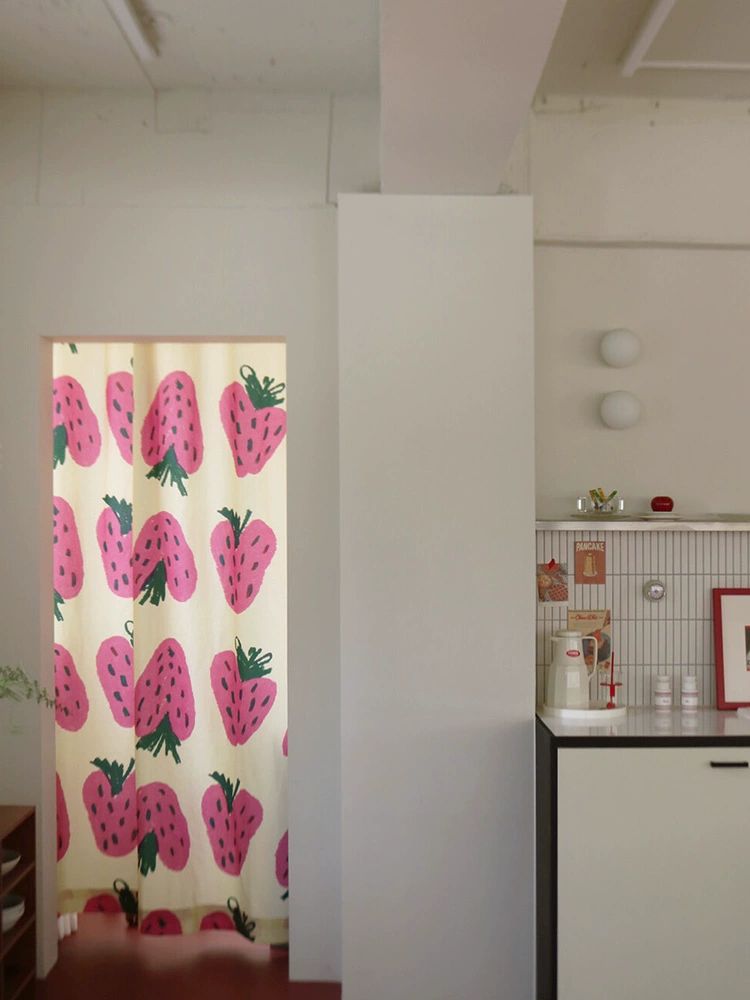 딸기 가림막 커튼 주방 가리개 패브릭 인테리어