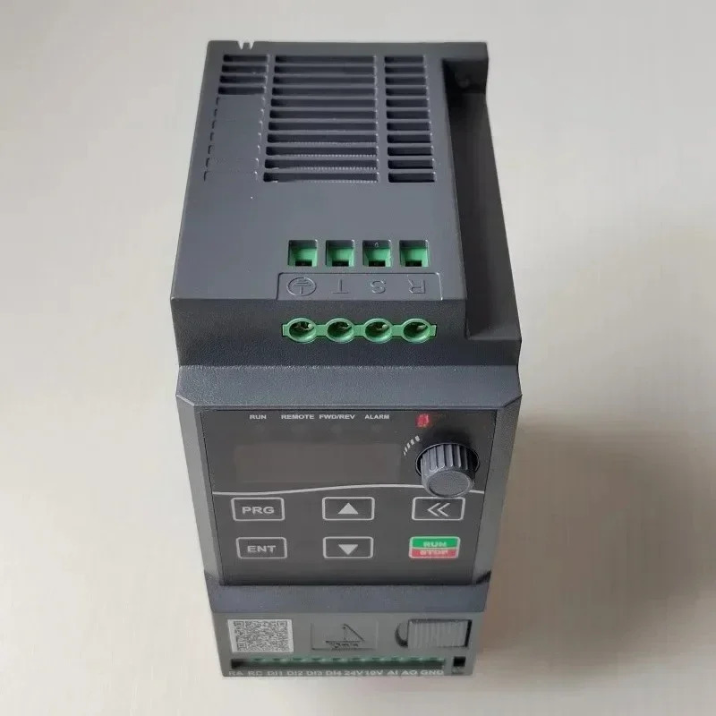 SAJ 3 크리스탈 주파수 변환기 VM600G-4T004 3상 380V 모터 속도조절기 2SR75 1R5 220 단상