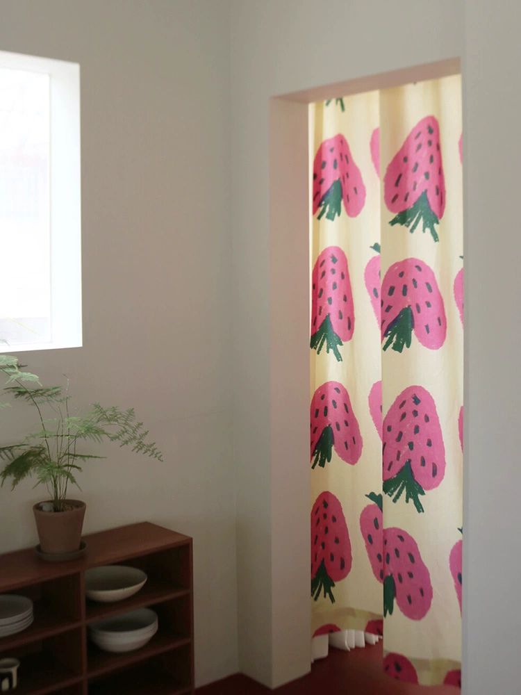 딸기 가림막 커튼 주방 가리개 패브릭 인테리어