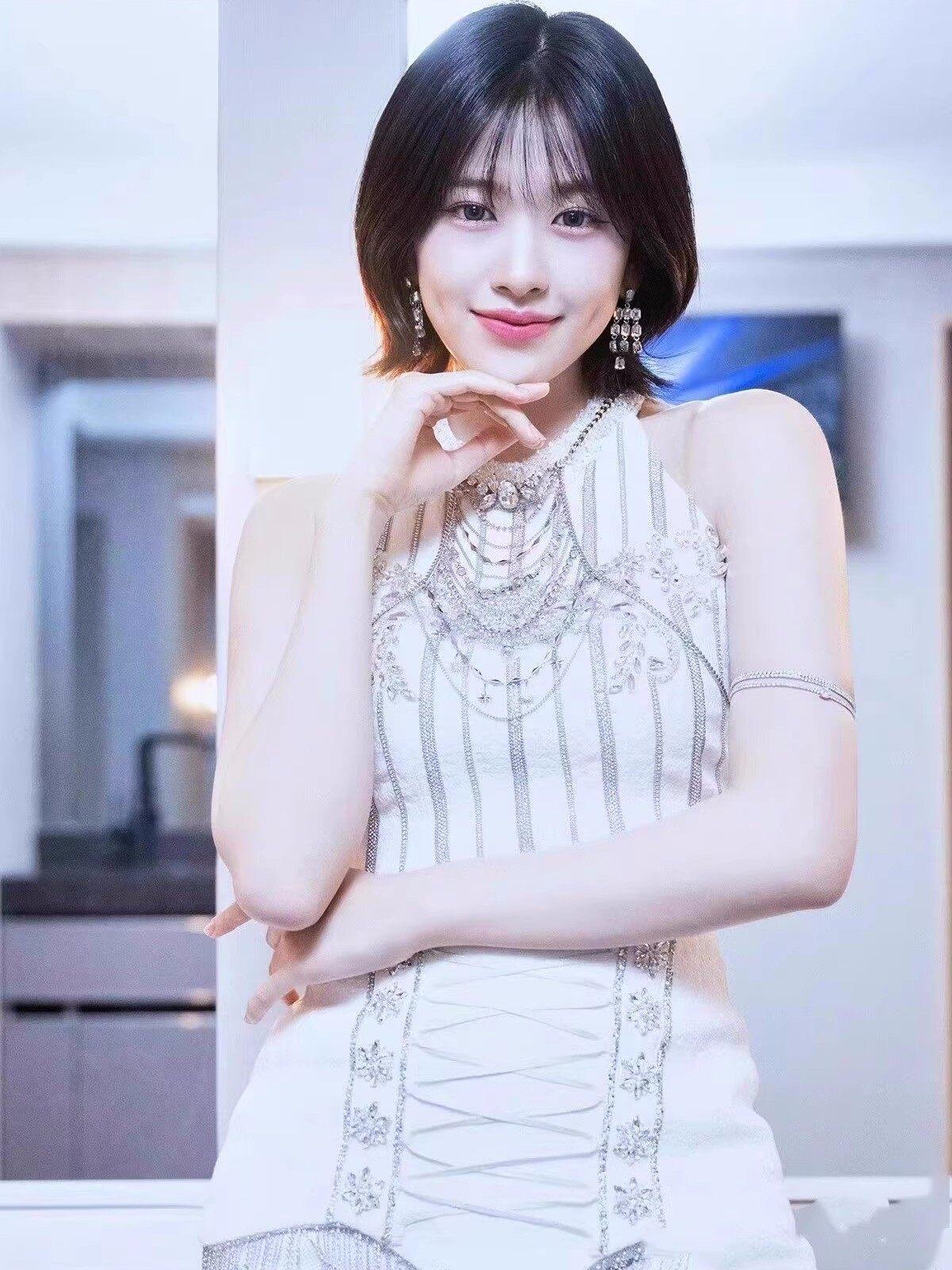 무대의상 IVE 스타일 원피스 아이돌 걸그룹 화이트 스타일 1 악세서리미포함 S - 상세 이미지 4