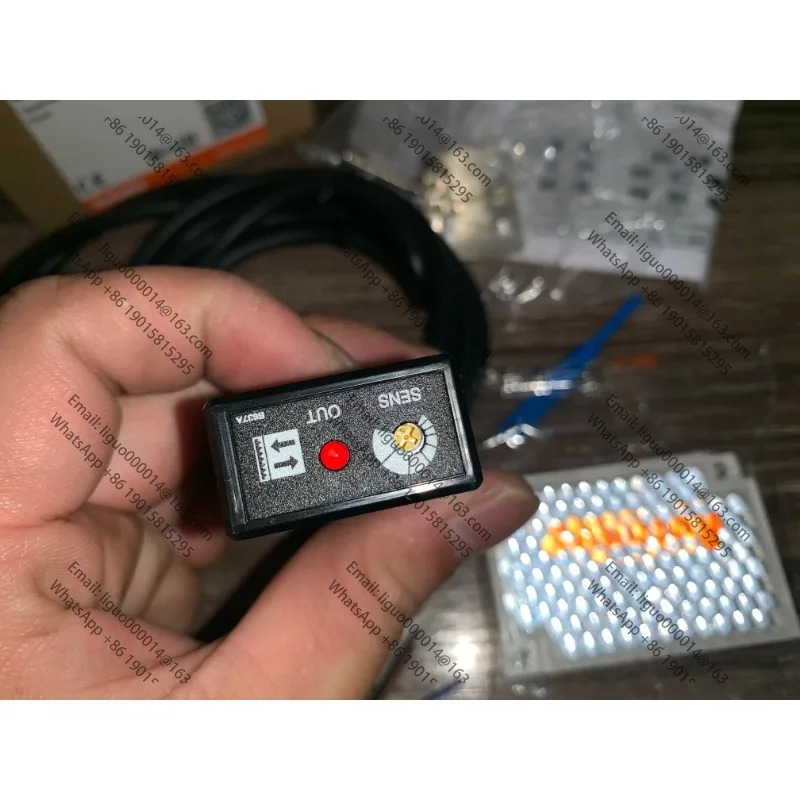 경면 반사형 오리지널 BMS2M-MDT 포토 센서 NPN 오픈 콜렉터