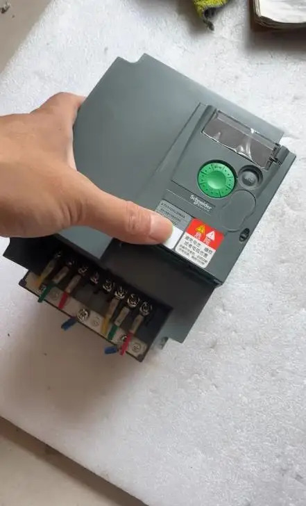리퍼 해체 기계 ATV310HU30N4A