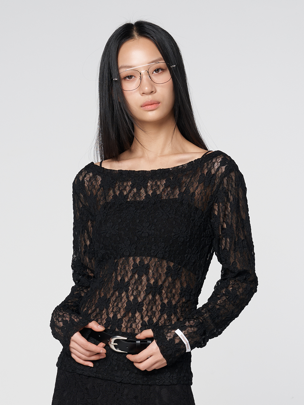 320쇼룸 시스루 레이스 셔링 탑 블랙 - 상품 이미지