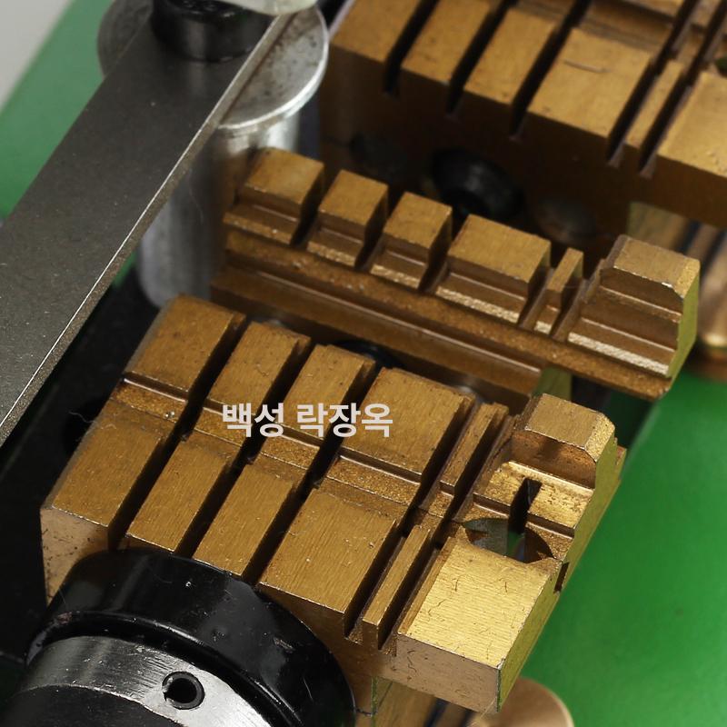 열쇠 복사기 제조기 보조키 복제 수직형 키 컷팅기 단일 항목 - 상세 이미지 5