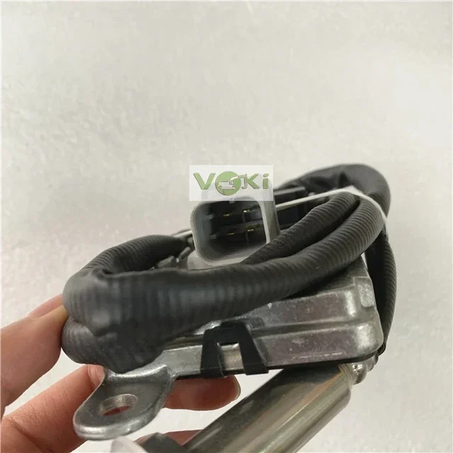Voki 엔지니어링 기계 엔진 부품 24v 질소 산화물 센서 CM2350 6008162620 SAA6D107-3A 600-816-2620