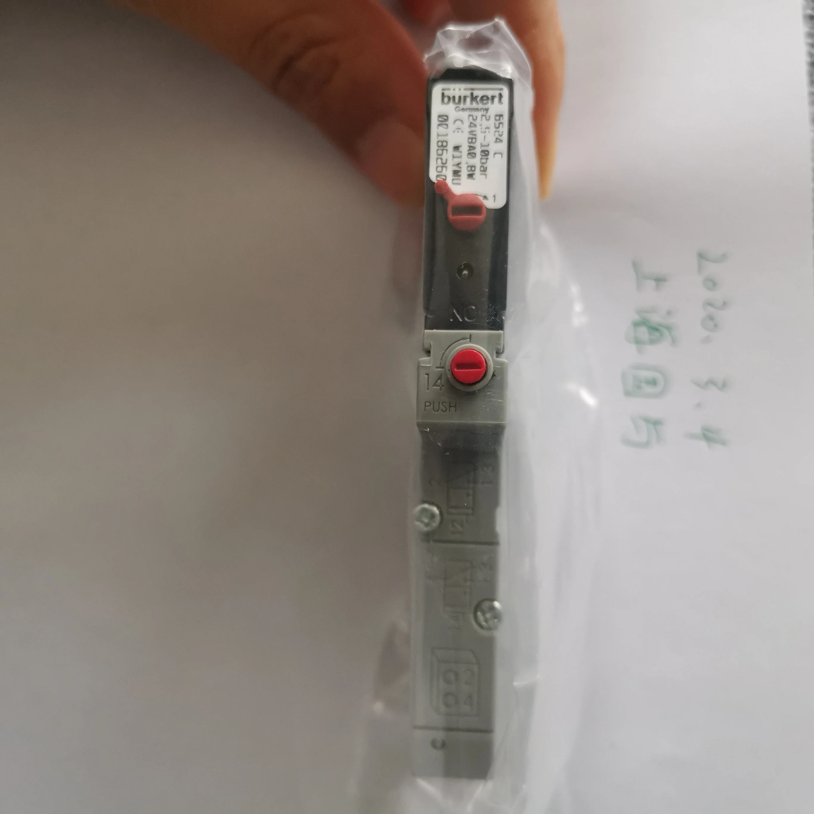 Burkert 6524 솔레노이드 밸브 C 24V 2.5-10 bar 00186260 포장 Baodi 오리지널