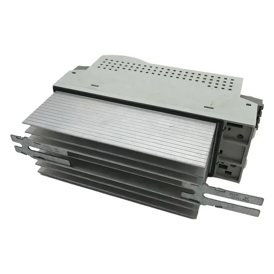 Lenze ECSEP004C4B 오리지널 서보 드라이브