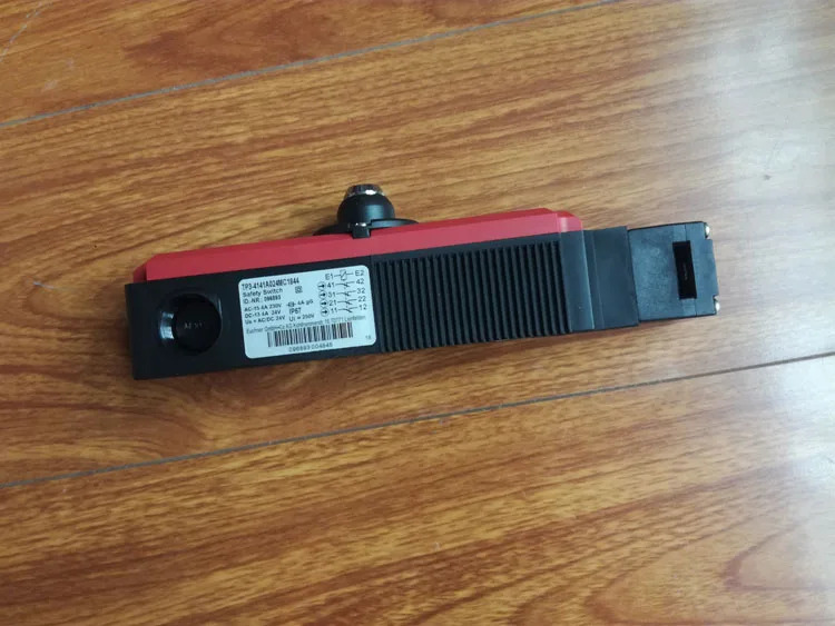 유흐너트P3-4141A024MTP3-4141A024MC2184TP3-4141A024MC1844