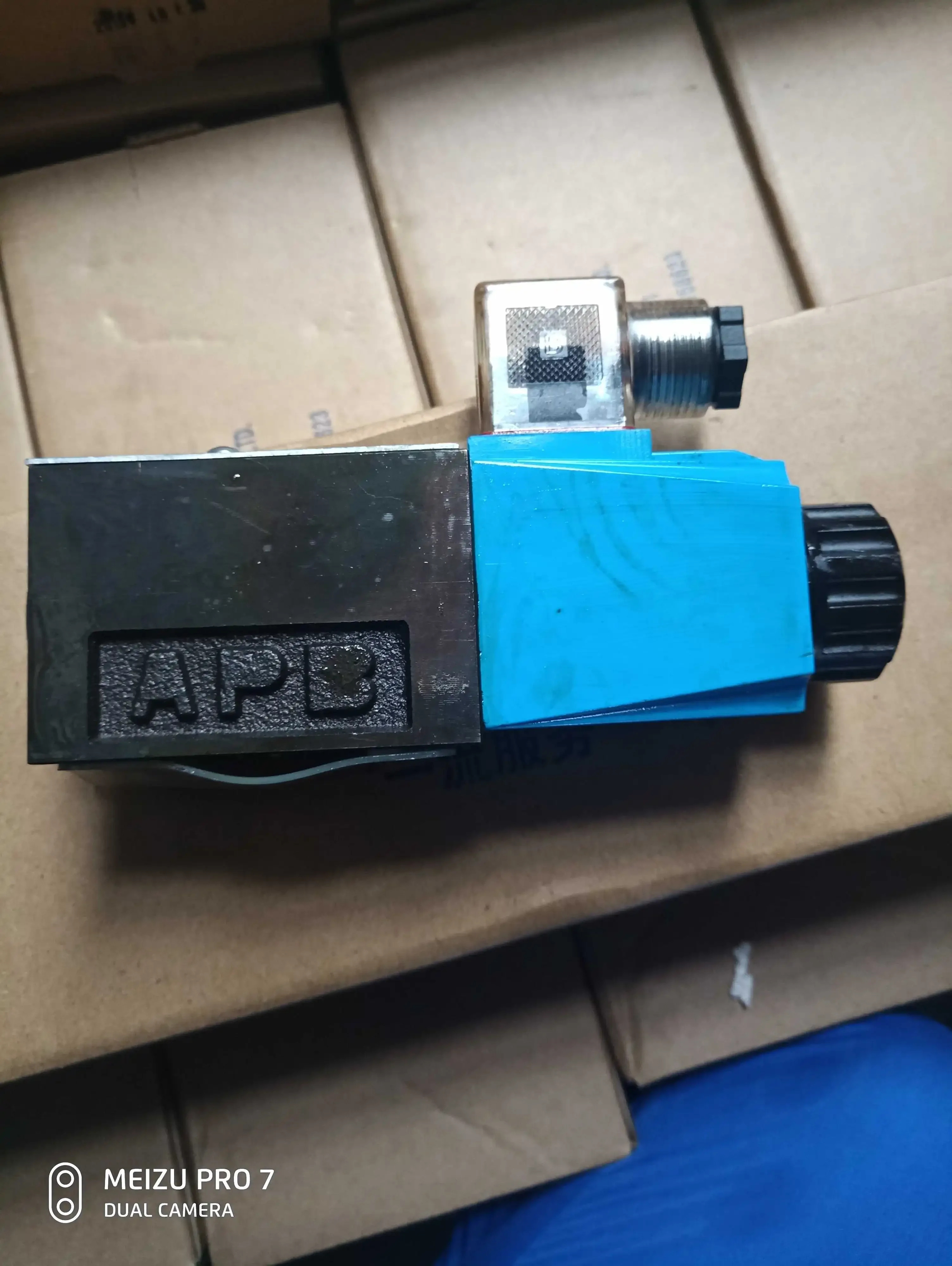 유압 부품 No.1 공장 솔레노이드 밸브 DG4V-3-2A-M-U-D-40/2A/24V220V/