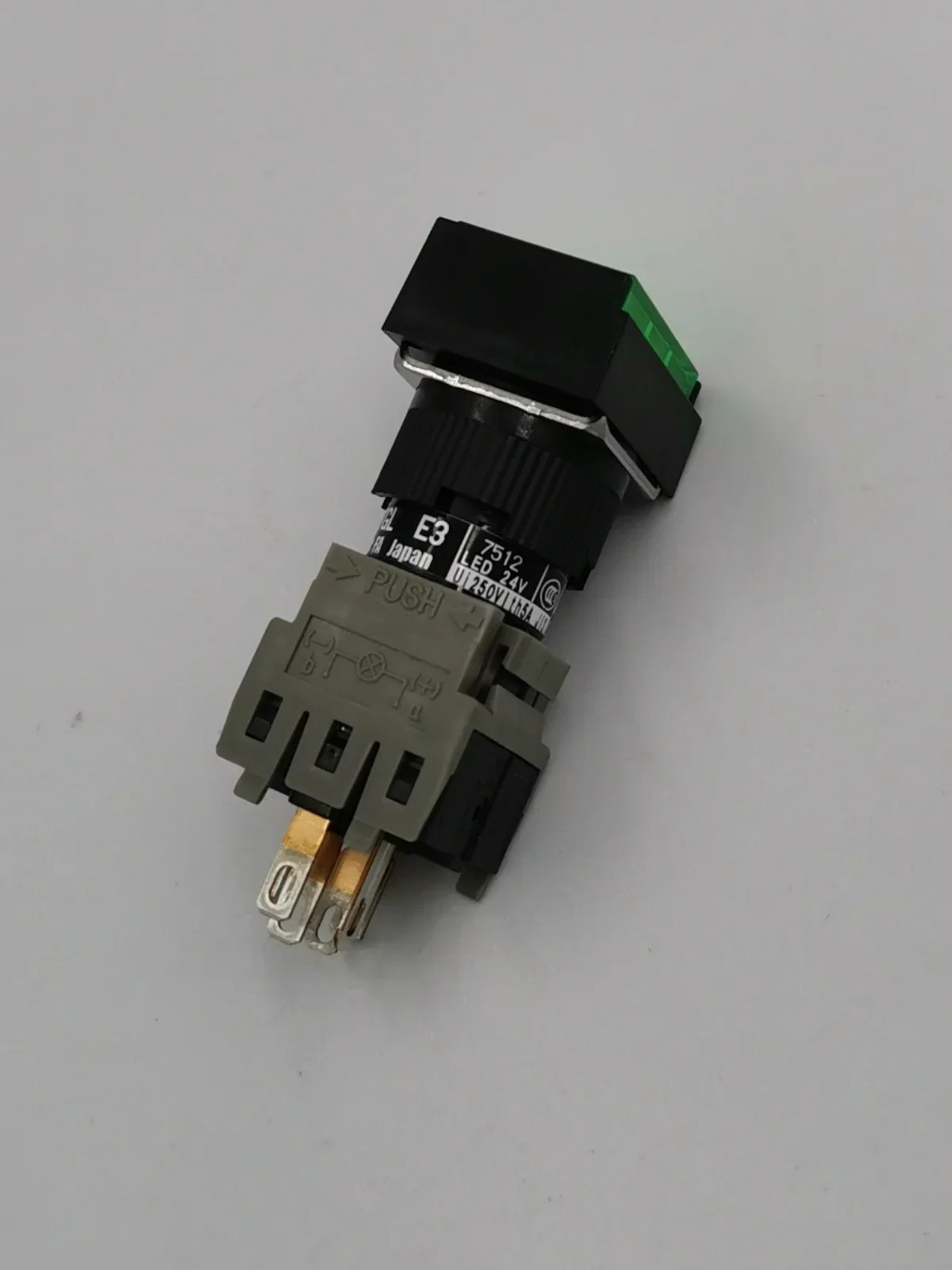 시작 스위치 AH165-TGL E3 AH165-TGLG11E3 24V 250A 5A