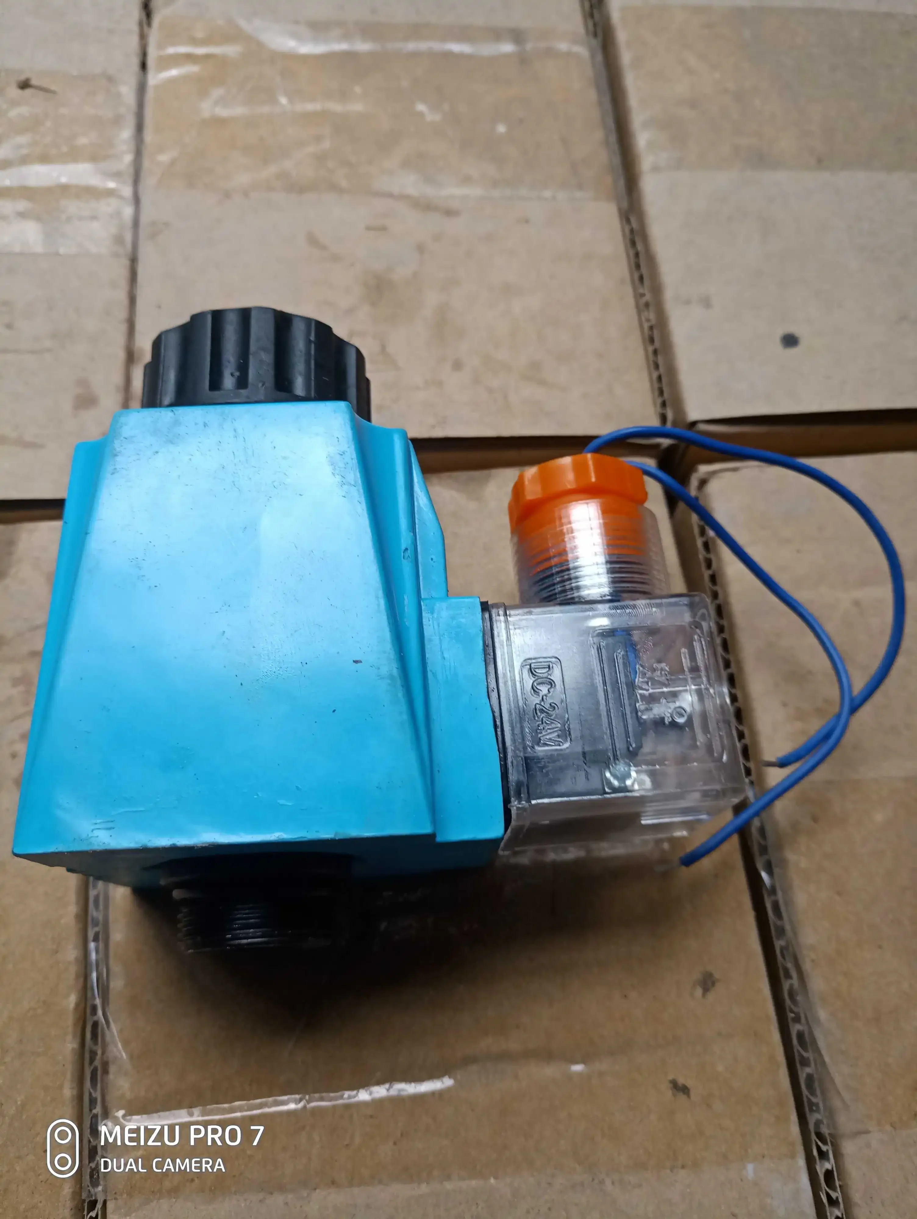 유압 부품 No.1 공장 솔레노이드 밸브 DG4V-3-2A-M-U-D-40/2A/24V220V/