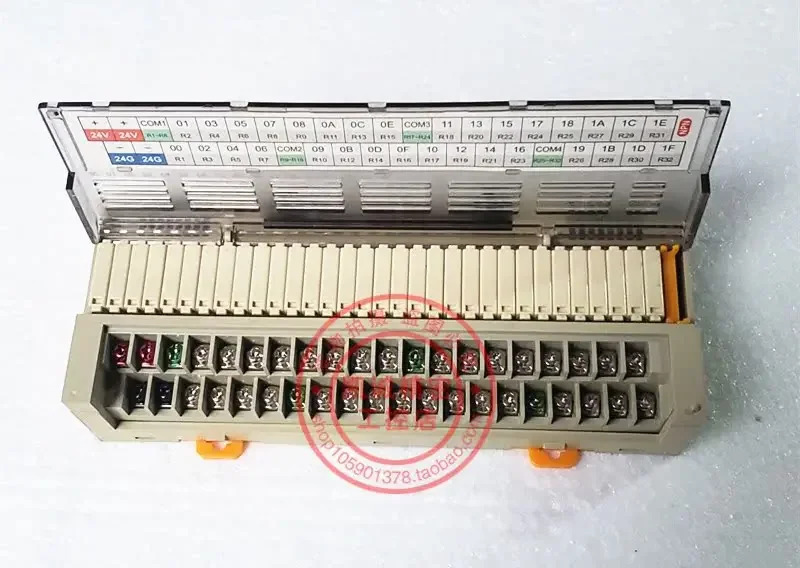2025.4 원본 삼원 조합 릴레이 R32C-NS5A-40P 터미널 모듈 R32C-YNT