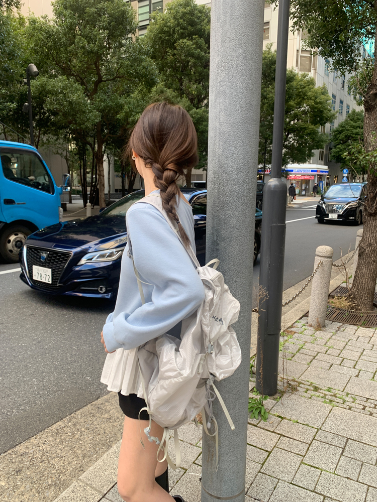 러블리 플레어 밑단 스트링 오버핏 오프숄더 맨투맨 티셔츠 레이어드 여성 티셔츠 봄 코튼 - 상세 이미지 3