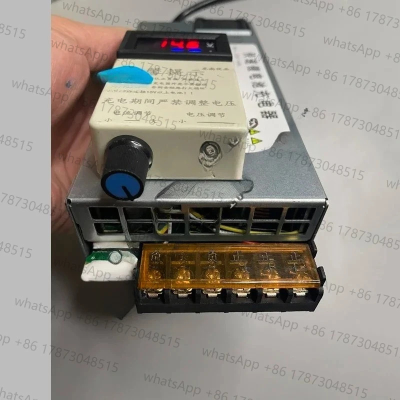 고속 충전기 14.6V 60A 철 인산염/비 /니켈/배터리 AC 110-250V 배터리 조절 가능