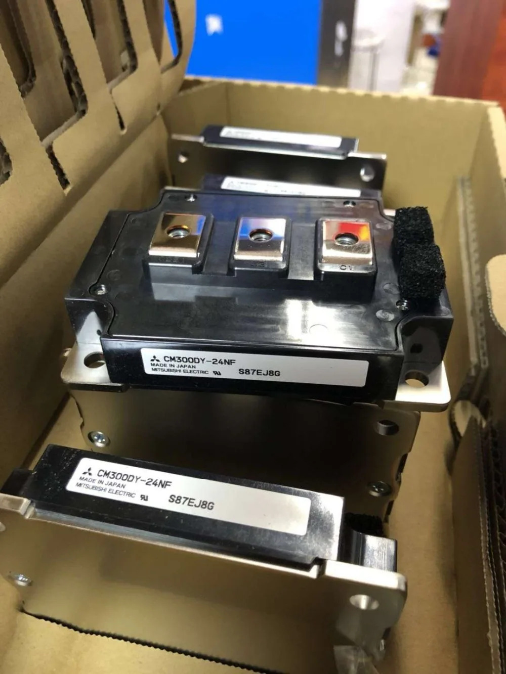 YOUYUANDA CM300DY-24NF CM300DY-24H IGBT 전원 모듈 오리지널 신