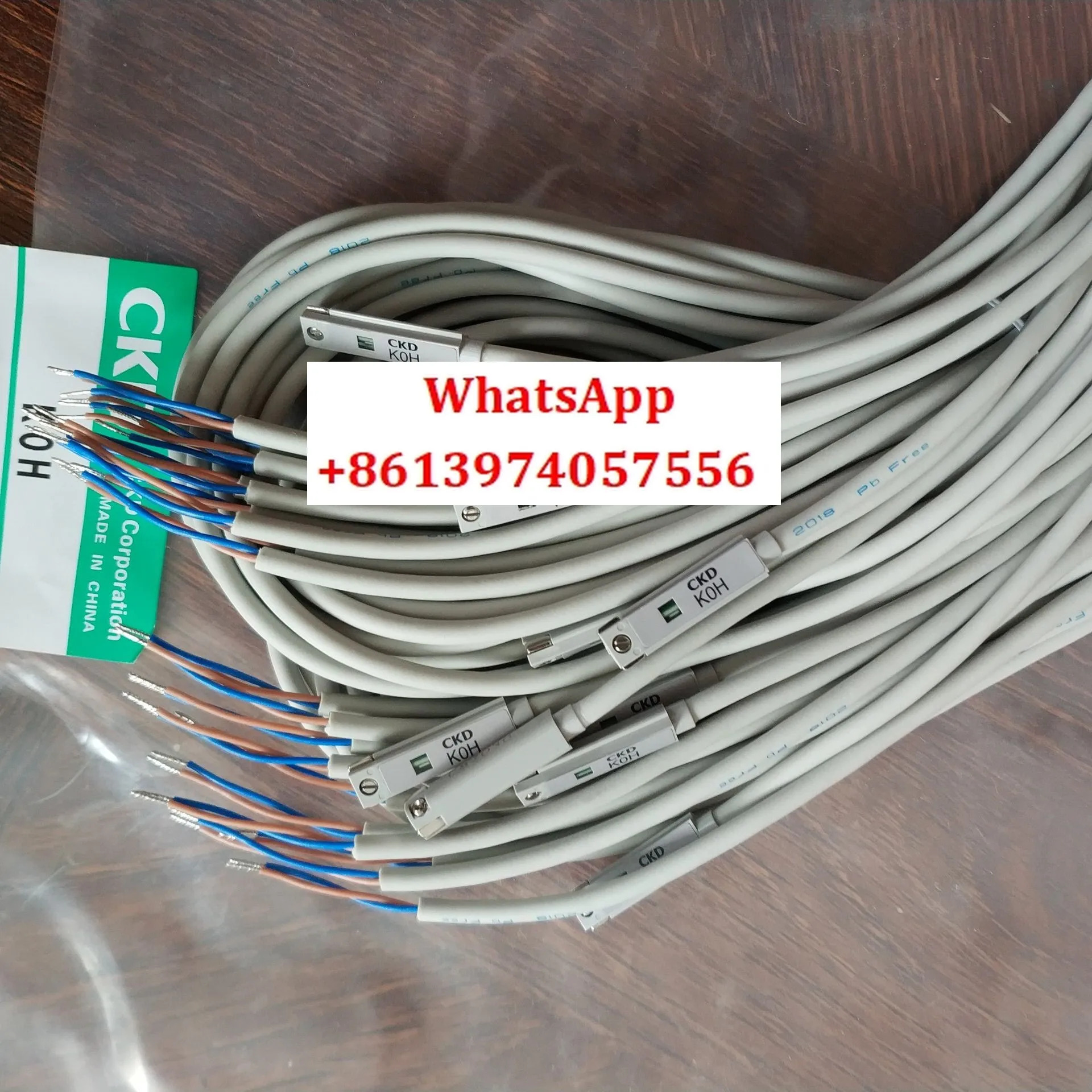 오리지널 CKD 마그네틱 스위치 SW-KOH TOH F2H F2V T2H T0H T2HW 포장 K2H