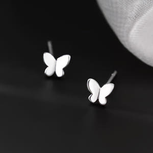 S999 5mm 미니 나비 순은 스터드귀걸이 아르제아 솔직 후기 | 실사용자 리뷰 분석 - 상품 이미지 3