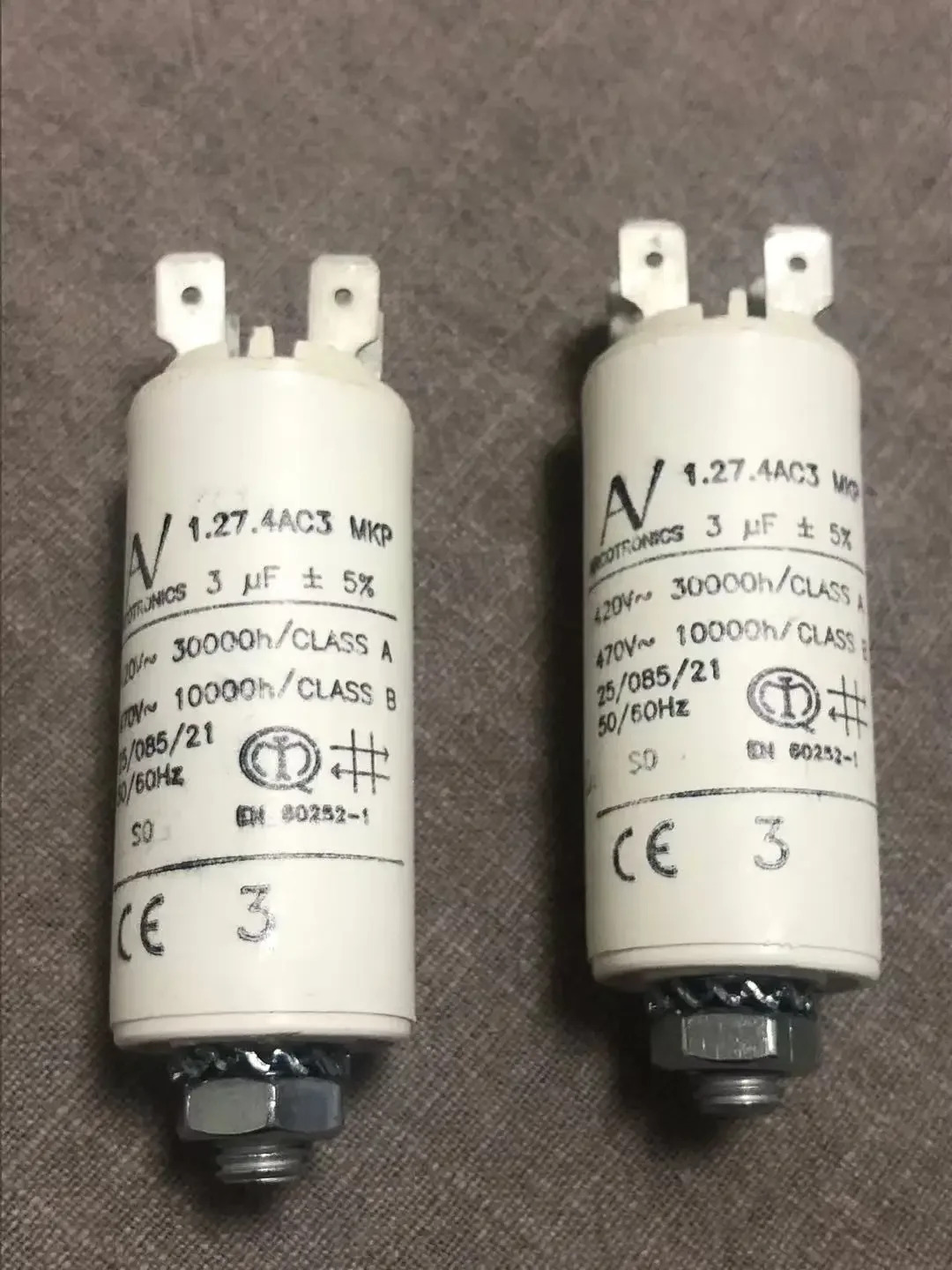 커패시터 3uF 1.27.4AC3 MKP 420V 470V EN 60252-1 주파수 변환기
