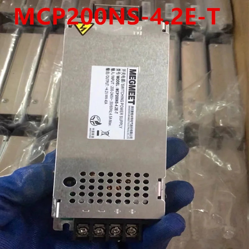 MEGM호환EET 4.2V40A 200W MCP200NS-4.2E-T새 전원공급장치